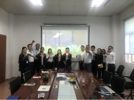 开云手机入口网页版-开云(中国)软件与炎墨合影